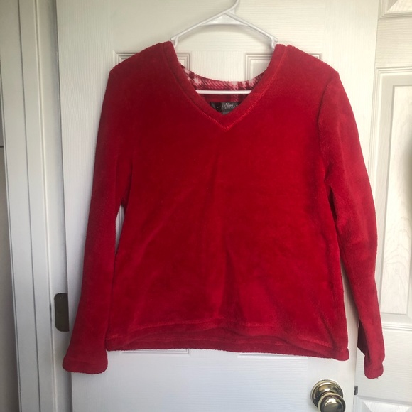 Red sweater - Picture 1 of 1